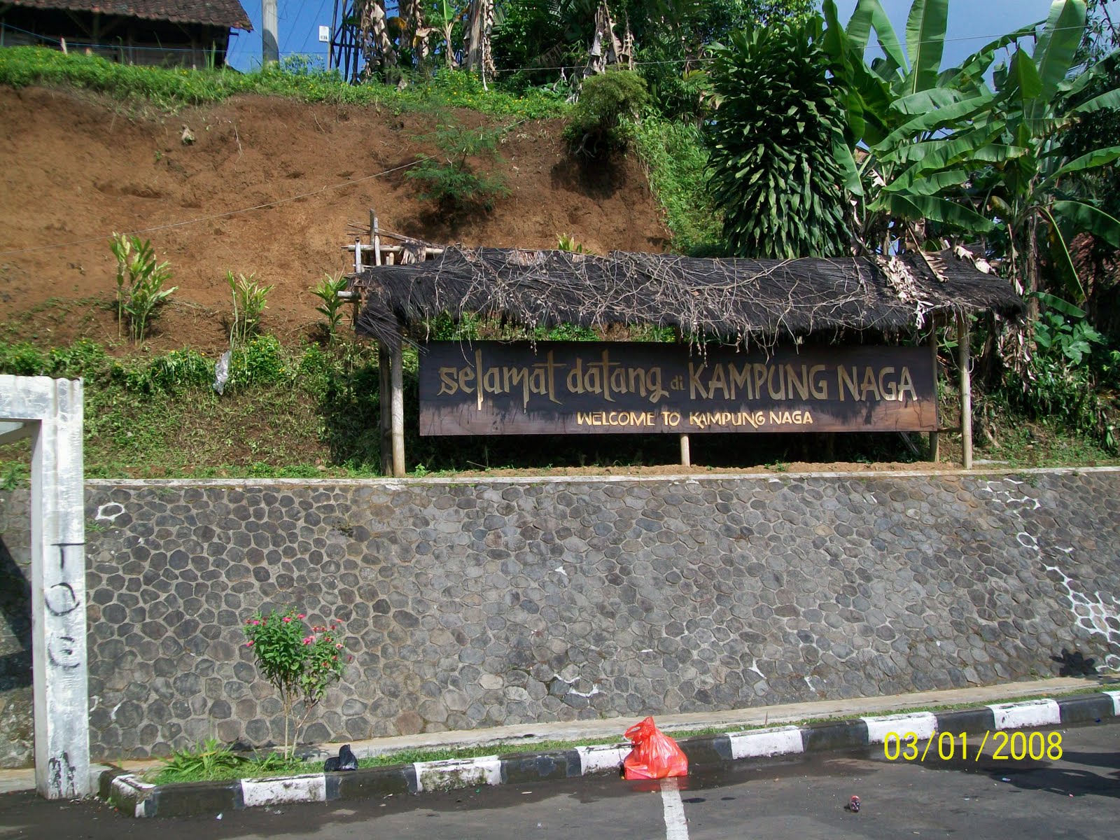 SUNDASMANDA SUKABUMI: KAMPUNG NAGA
