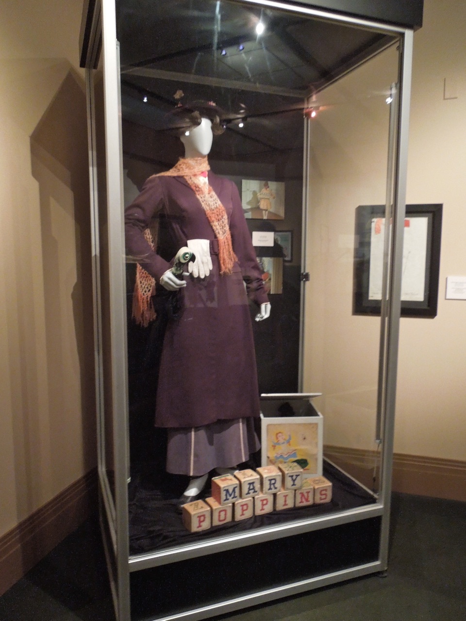 Julie Andrews iconic Mary Poppins costume on display... Hollywood Movie Costumes