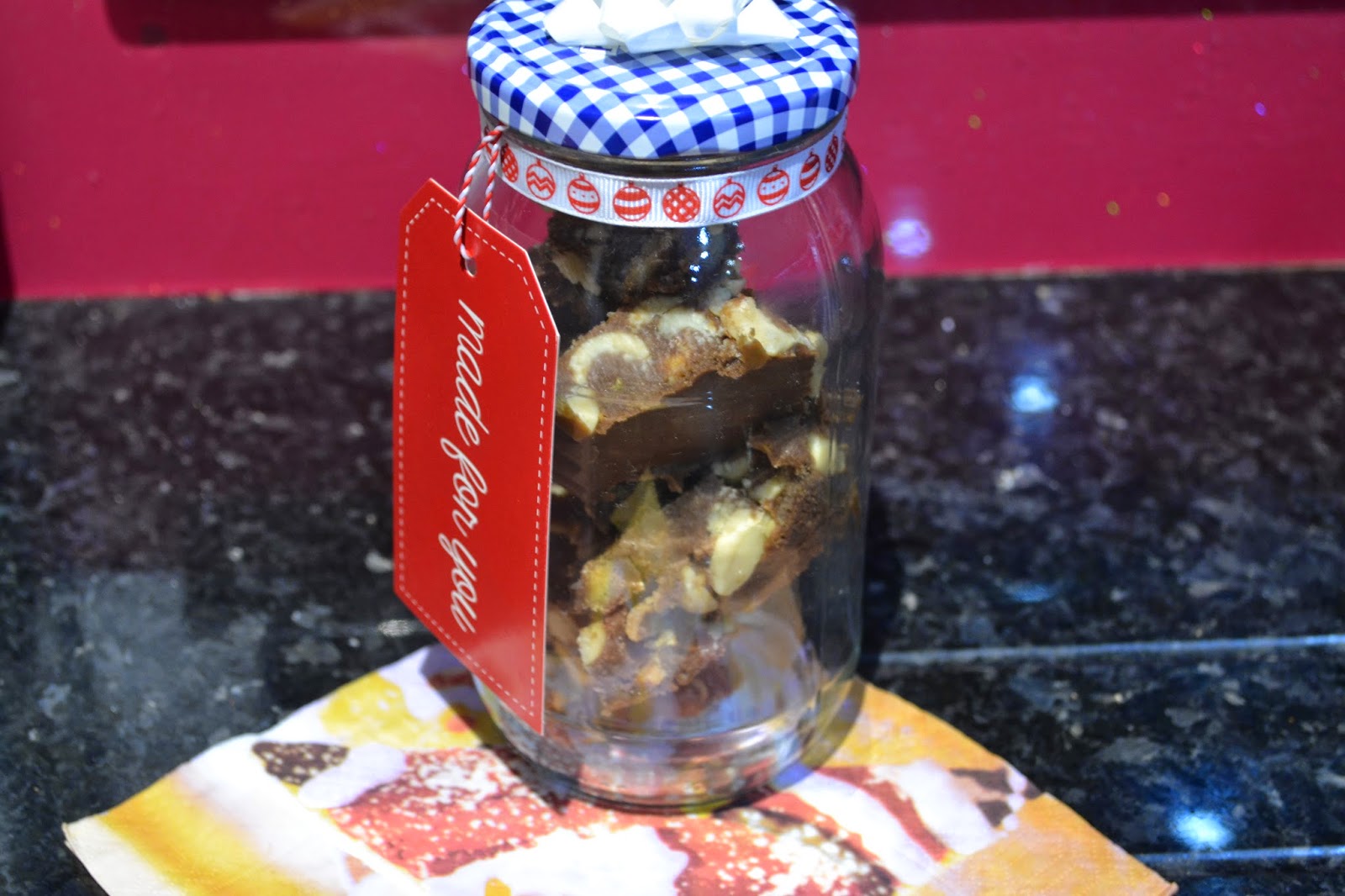 Sweet and Salty Nut Crunch - Homemade Christmas Gifts. | UK Lifestyle