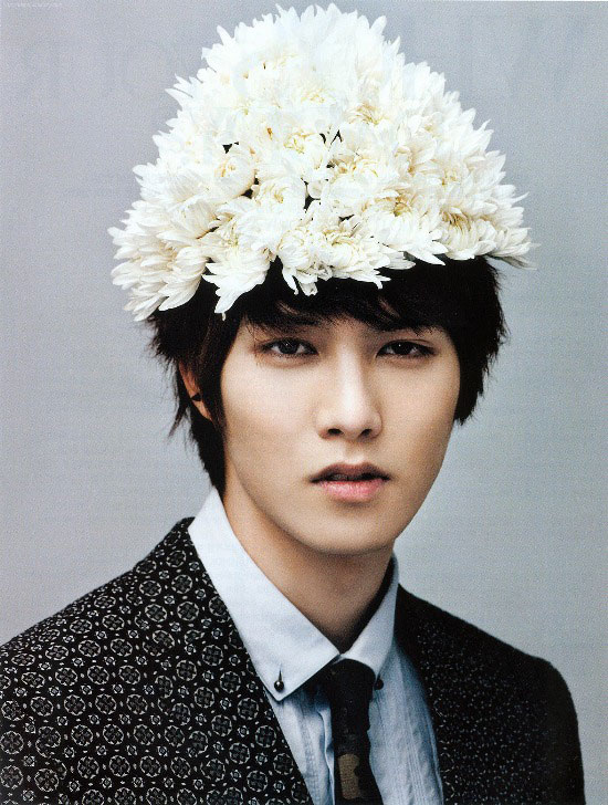 Dazzle: CN BLUE's Lee Jong Hyun Facts