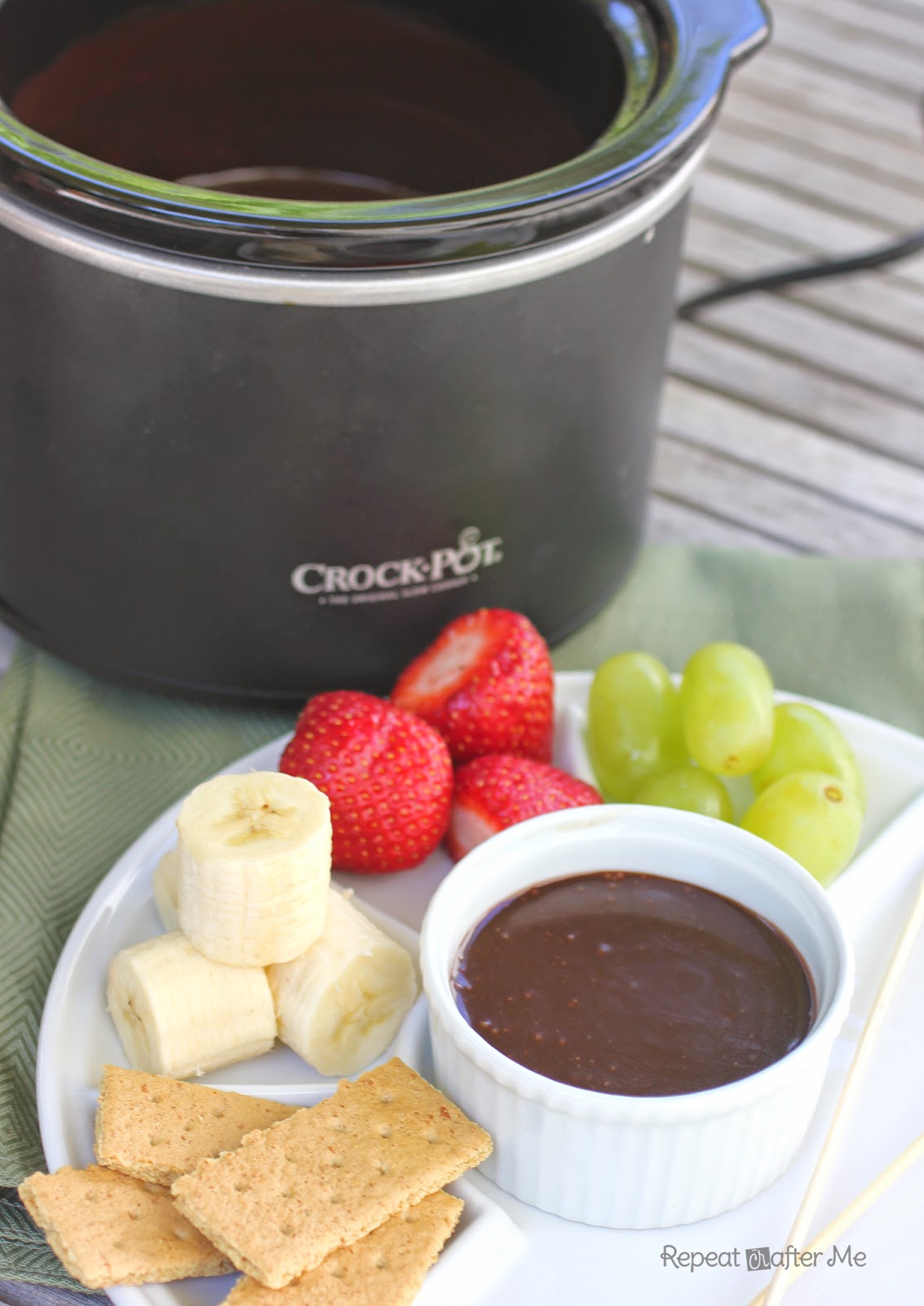 Repeat Crafter Me Crock Pot Chocolate Fondue