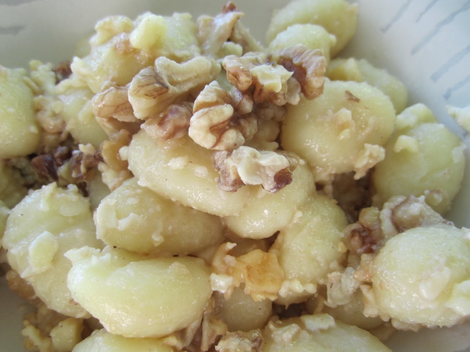 Mummy cooks Italian BRIE AND WALNUTS GNOCCHI