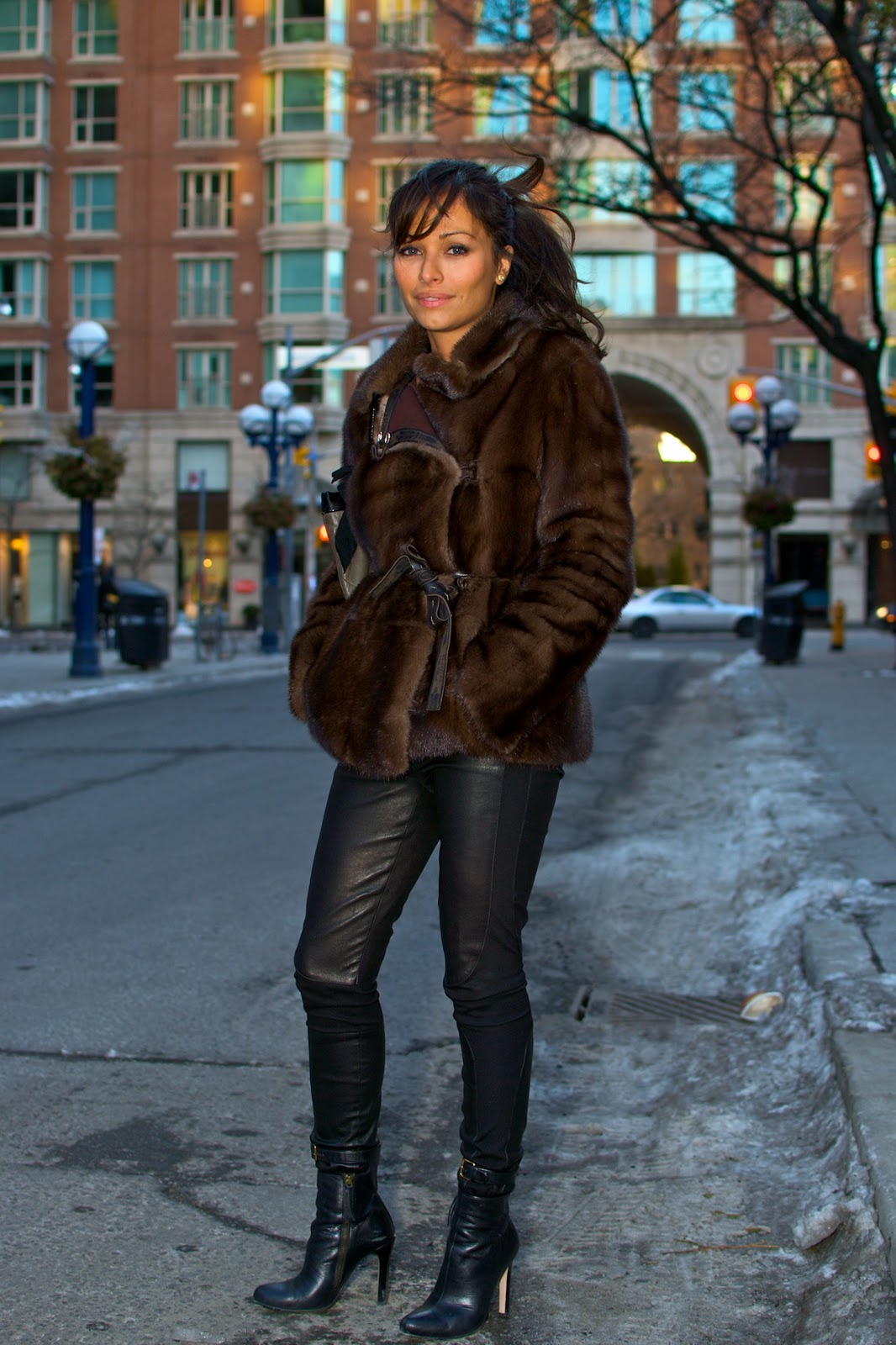 TorontoVerve.:: Moe Razi: Designing Woman