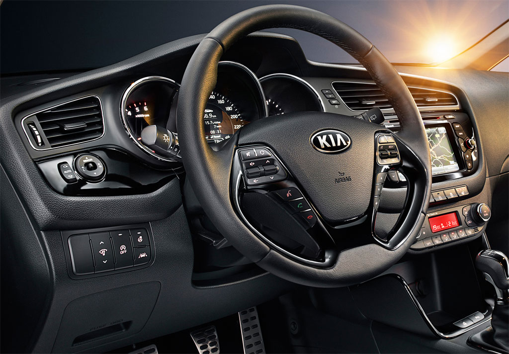 Ezinecar Kia Ceed 2013