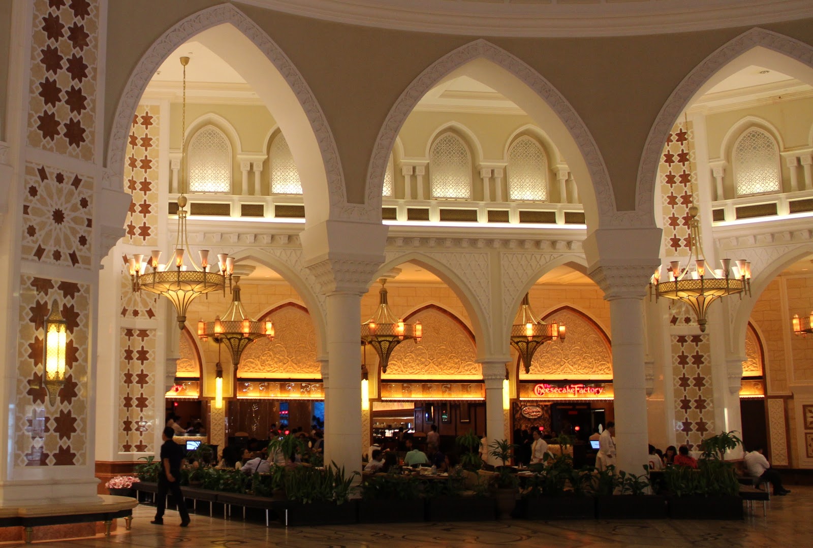 Beumer The Cheesecake Factory Dubai (UAE)