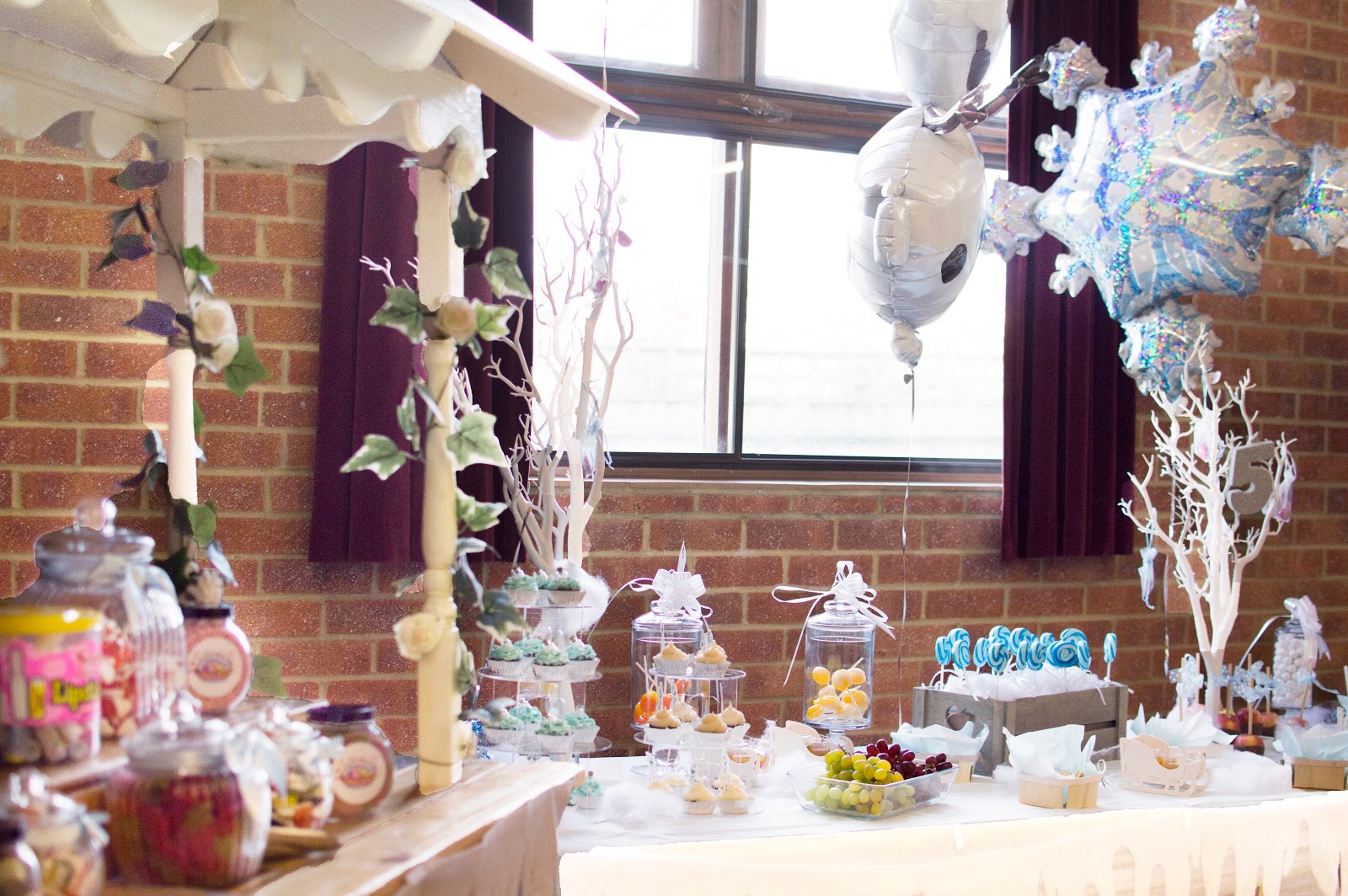 32 Elegant And Funny Frozen Kids' Party Ideas - Shelterness