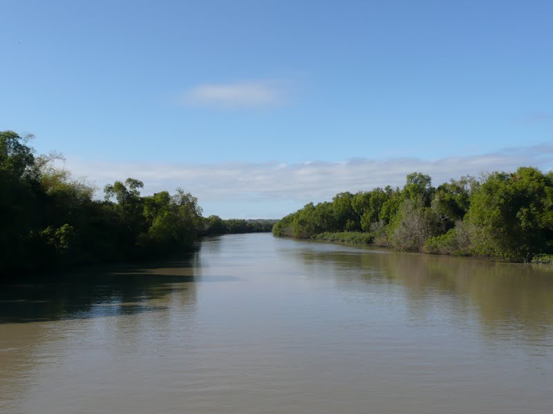 Nele & Andrew Around Oz Bark Hut Inn Caravan Park, NT