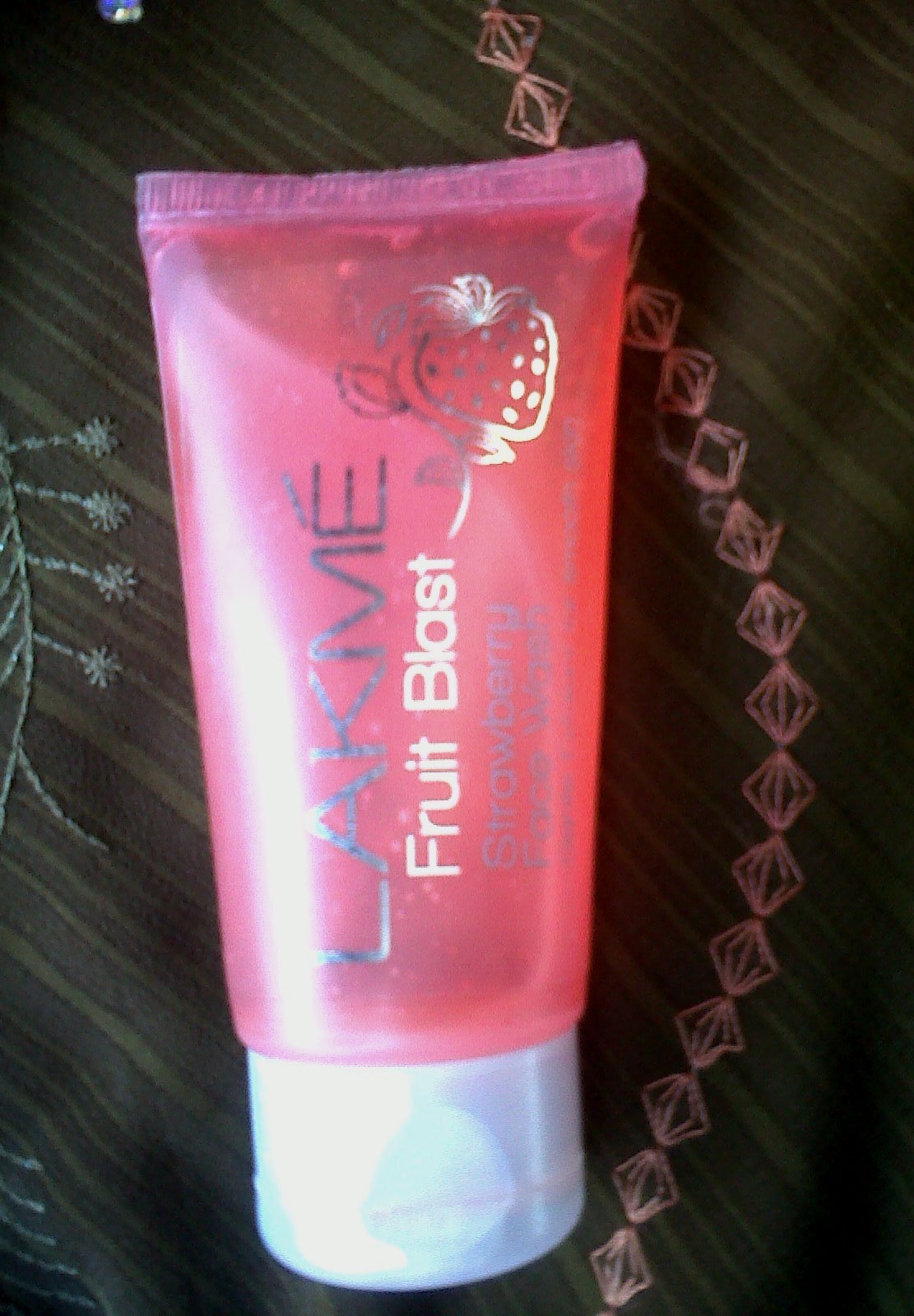 Lakme Fruit Blast Strawberry Face Wash Review