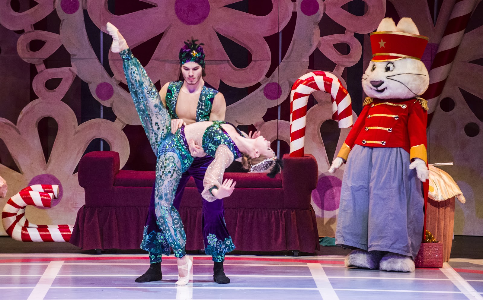 Max & Ruby in the Nutcracker Suite & CONTEST! (CANADA) snymed
