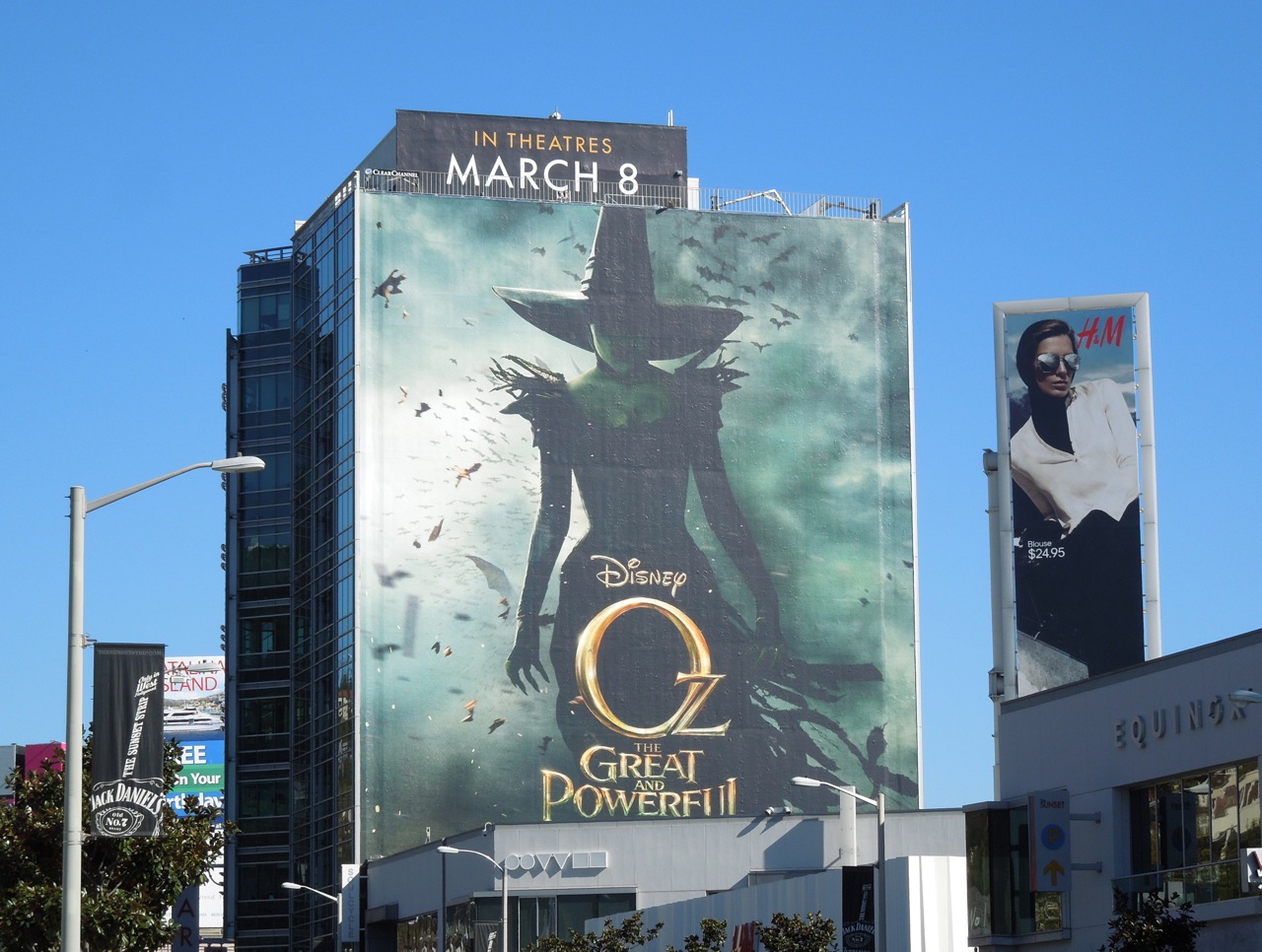 http://1.bp.blogspot.com/-JoWPgwK_vJM/UUJKGusFfMI/AAAAAAABC0k/dCZVWD70Ics/s1600/oz+great+powerful+movie+billboard.jpg