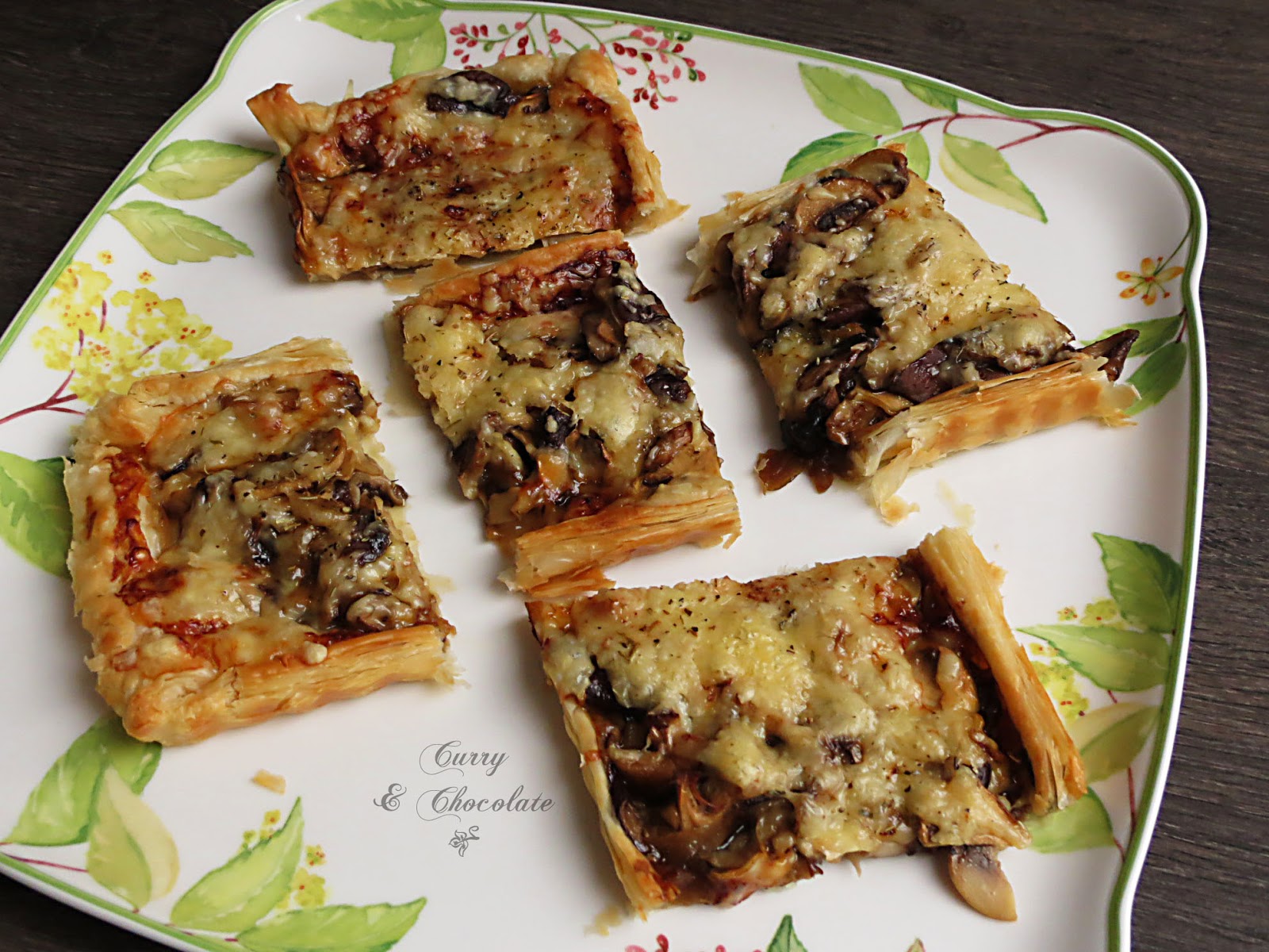 Hojaldre de setas y cebolla confitada o caramelizada – Caramelized onion and mushroom puff pastry Hojaldre de setas y cebolla confitada o caramelizada – Caramelized onion and mushroom puff pastry