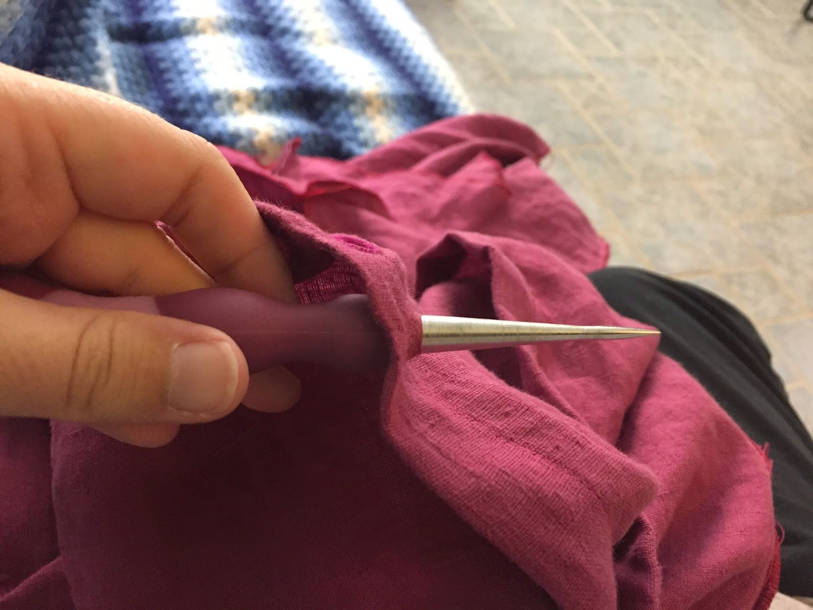 ChainChix Blog HowTo Hand stitched eyelets for period garments