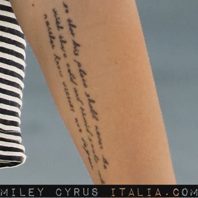Miley Cyrus Italia Com Tutti I Tatuaggi Di Miley Cyrus Foto Piu Significato