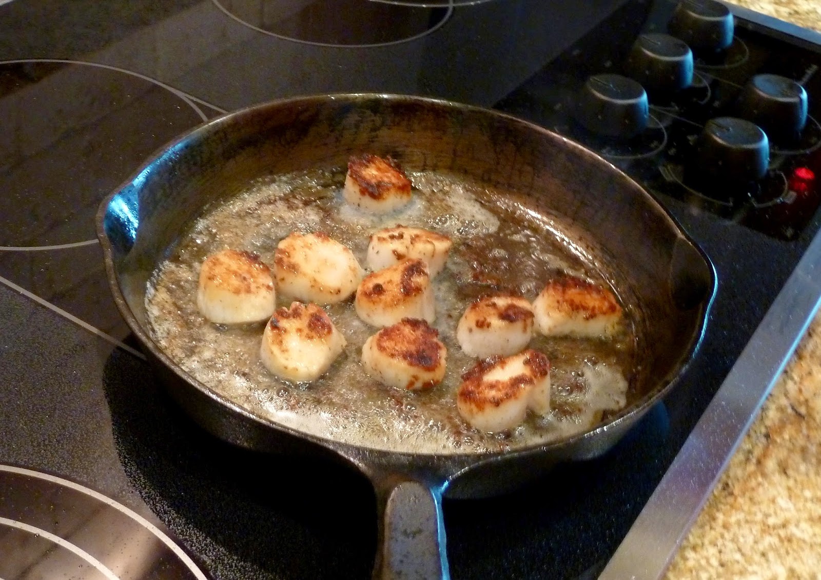 Cracked Pepper Seared Scallops with HerbButter Sauce