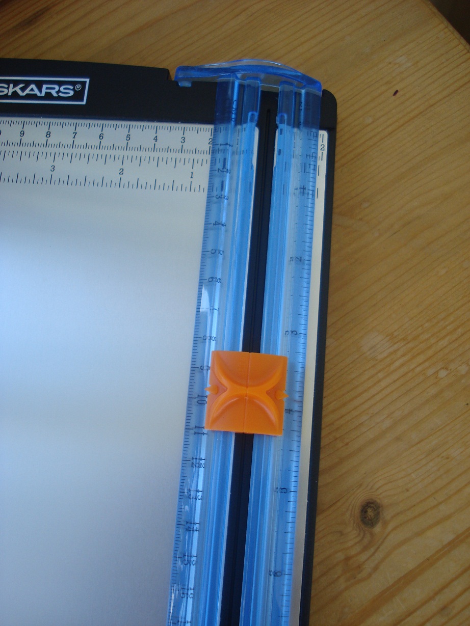 ShariAnne Happy Crafter Stampin' Up Fiskars Paper Trimmer