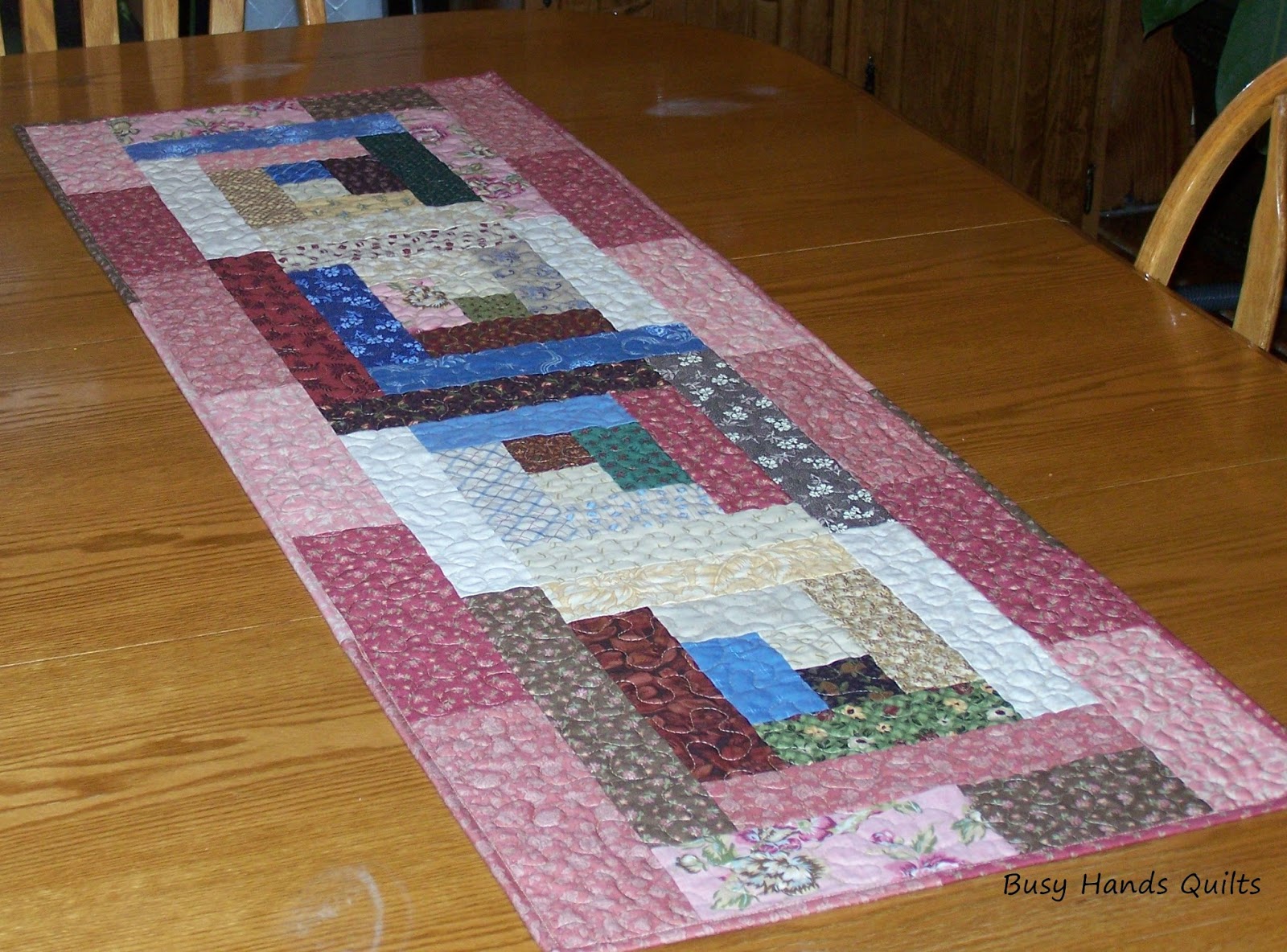 Busy Hands Quilts Thimbleberries Log Cabin Table Runner in Mauve