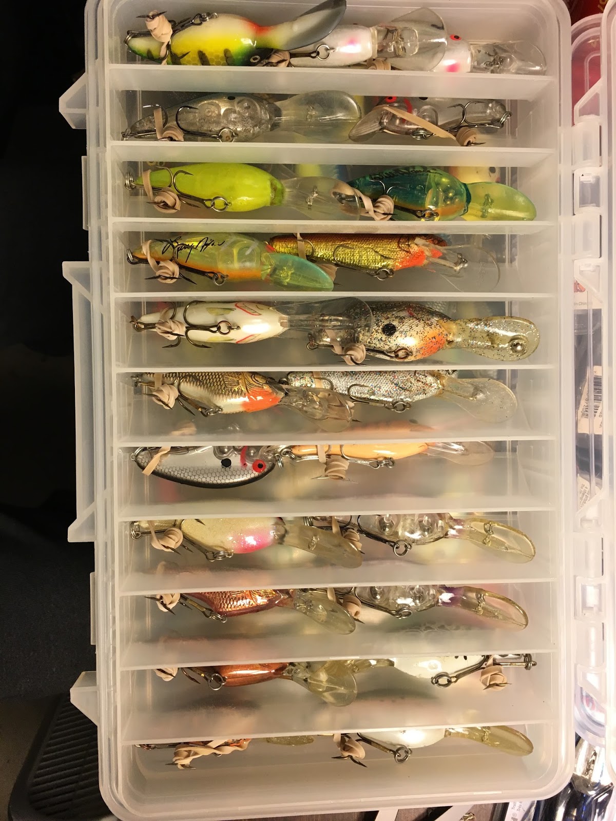 The Best Crankbait Storage Option Carry More Baits And Not Get Em Adding Elastic Bands Around The Hook And Securing To Bait Body Made Crankbaits Easier Get Out Of Storage Box