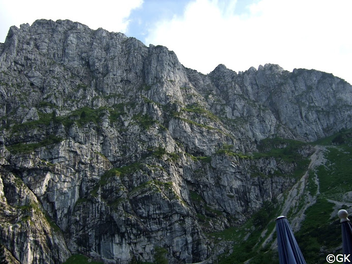 Benediktenwand (1800 m) gegenüber der Hütte