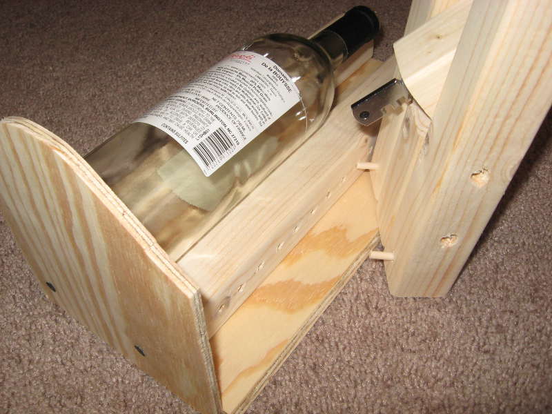 Mad Scientist's Lair Wine Bottle Cutting Jig