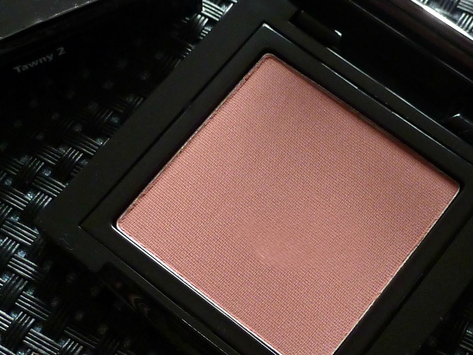 A picture of the Bobbi Brown Blush in Tawny