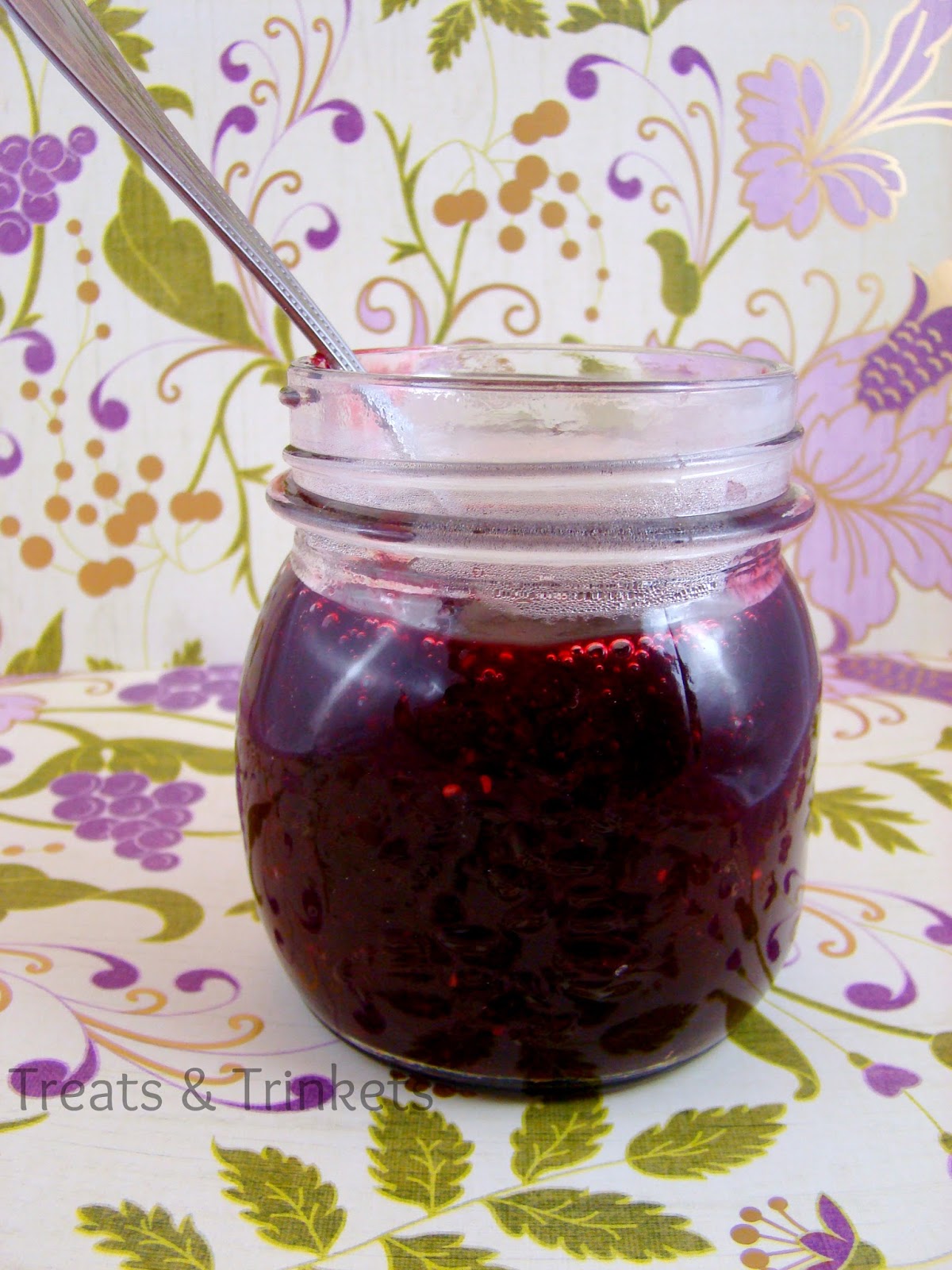 Treats & Trinkets Raspberry Red Wine Sauce SundaySupper