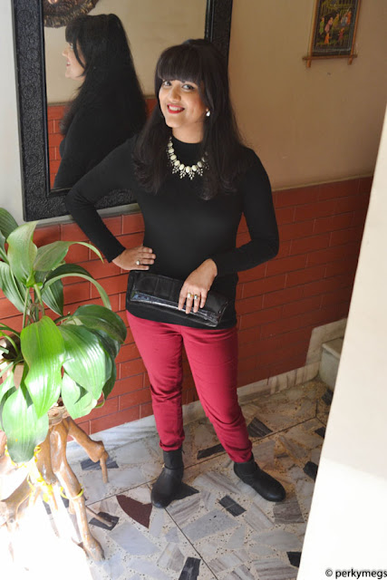 3 chic and stlylish looks with Maroon/Burgundy Jeans india