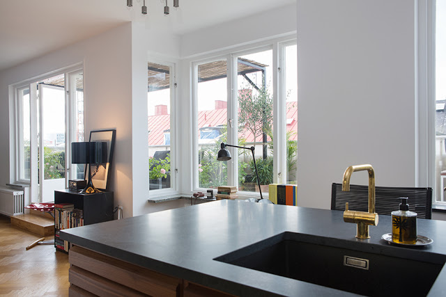 Decoración Dorada en la Cocina - Kansei Cocinas | Servicio profesional