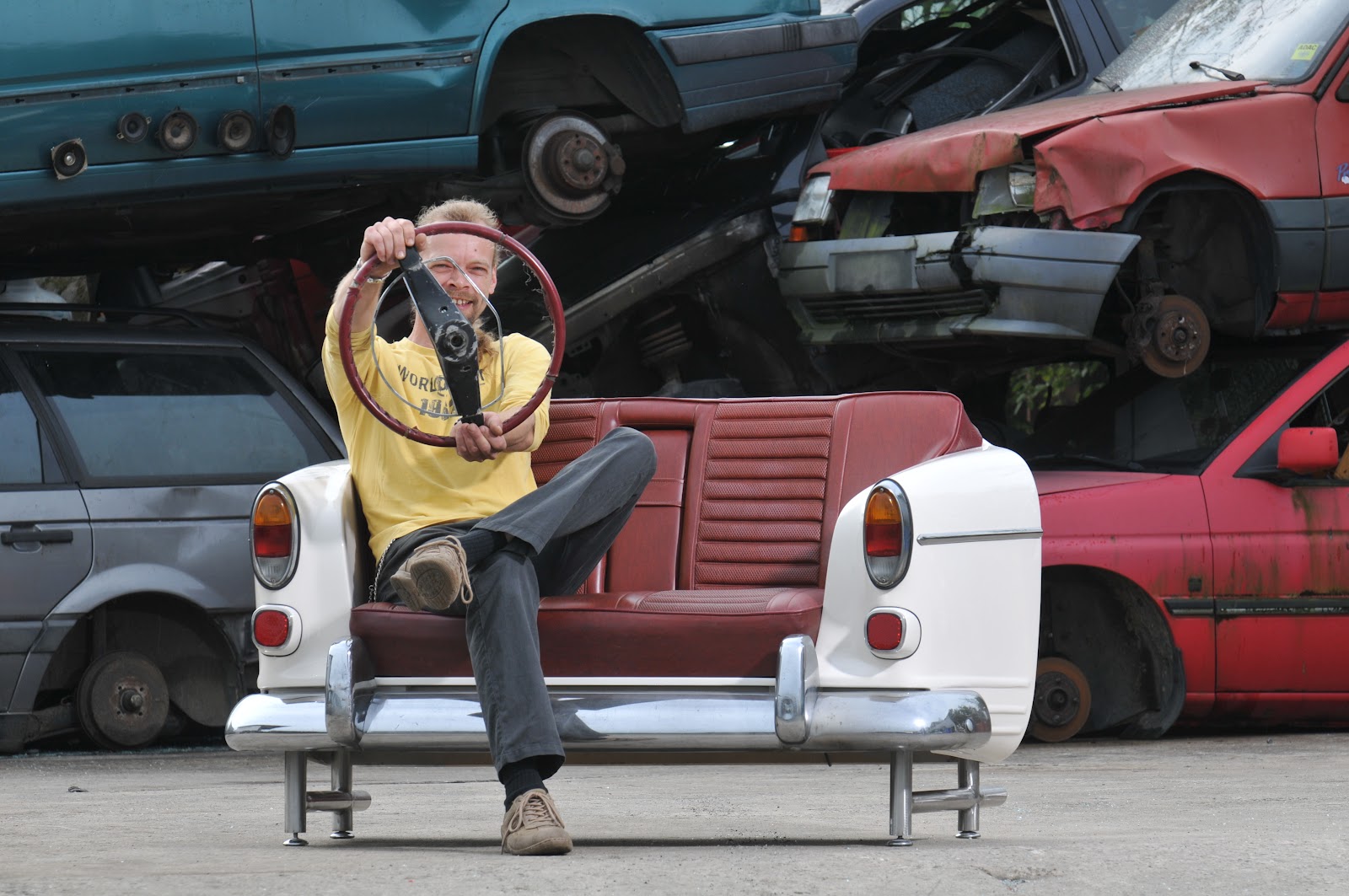 Wir vermöbeln Autos: AutoMöbelWelt verlässt Deutschland!