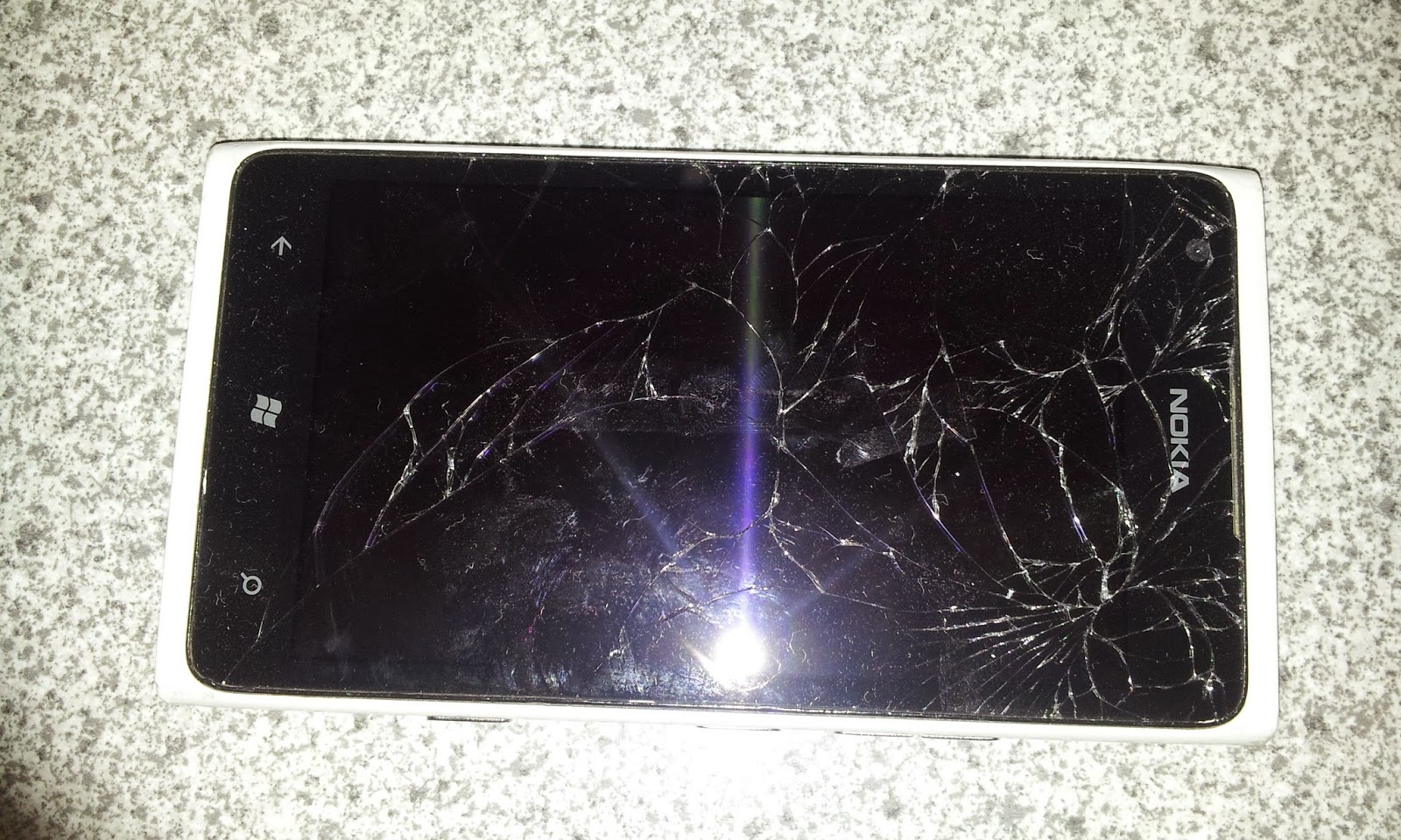 Nokia N900 Cracked