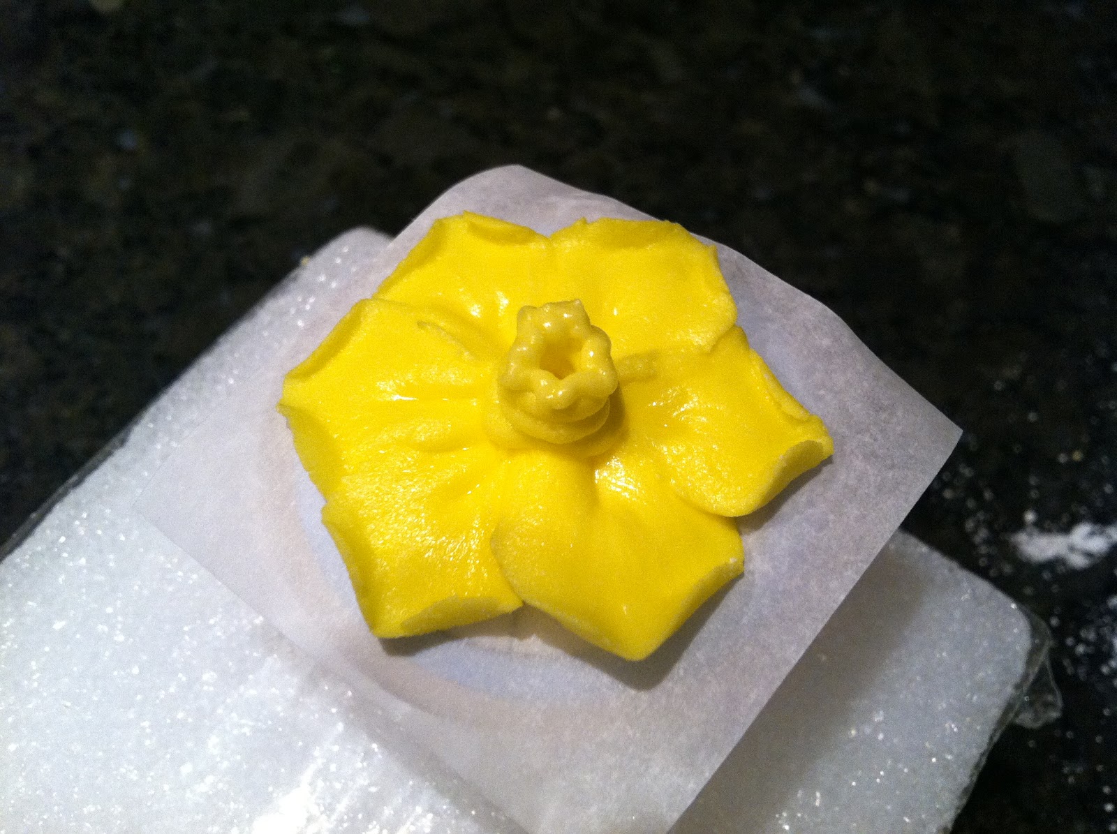 The Iced Queen Royal Icing Daffodils