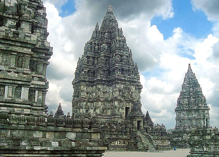 Awal mula berdirinya Candi Prambanan OYIN AYASHI