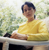 http://1.bp.blogspot.com/-JzIN5APcWF8/T3n37BkZuyI/AAAAAAAAP2M/CnPcOtekJJw/s1600/AungSanSuukyi.jpg