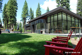Love this house! The metal and glass are so modern, but it's in the forest!