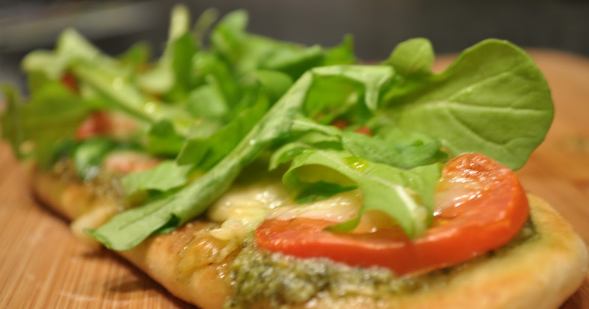 One Classy Dish Pesto, Tomato, Parmesan, & Arugula Flat Bread