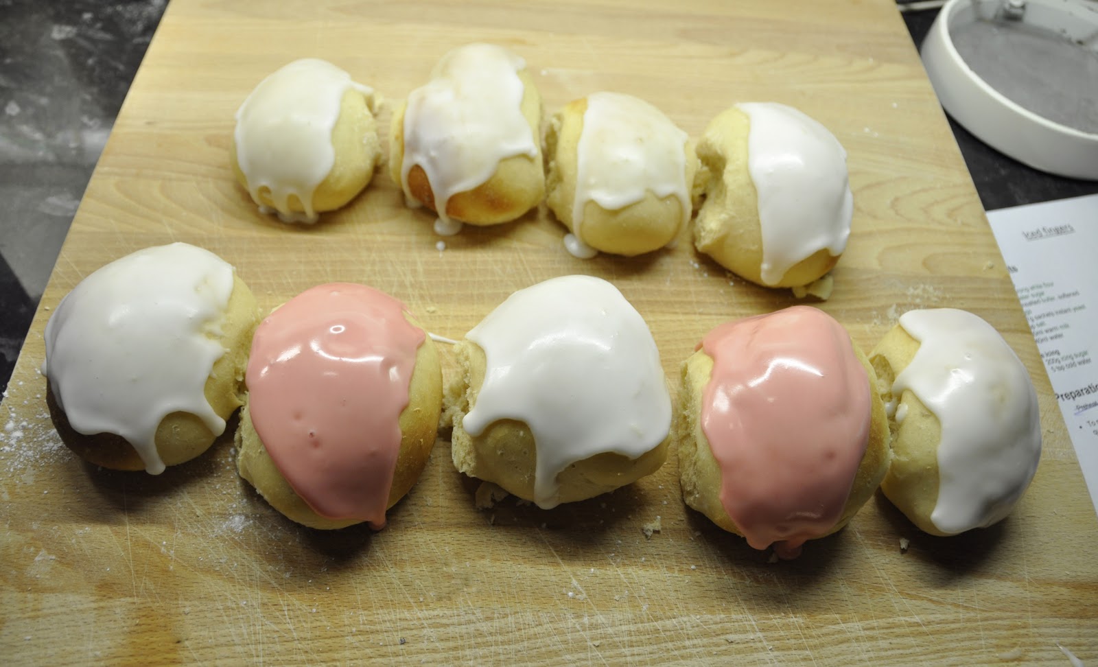 Laura's Bakes and Makes Iced Buns