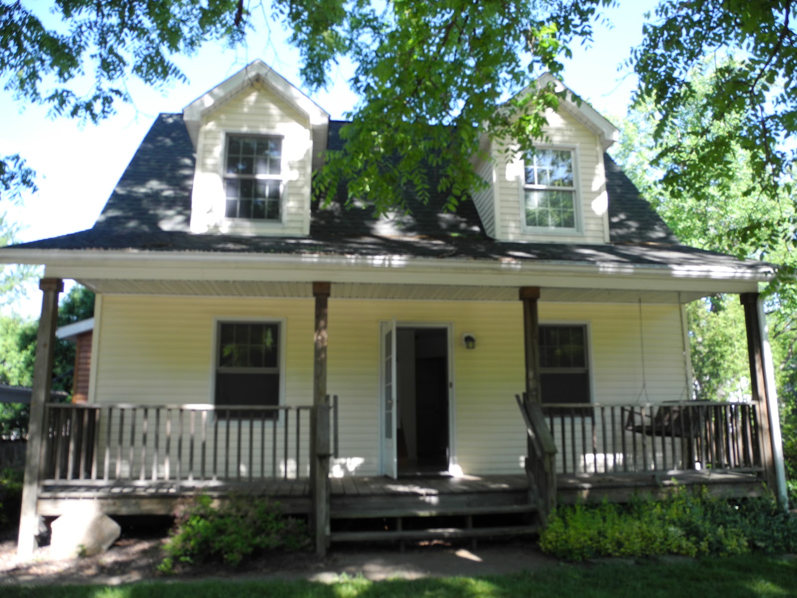 THE house | small house, big city