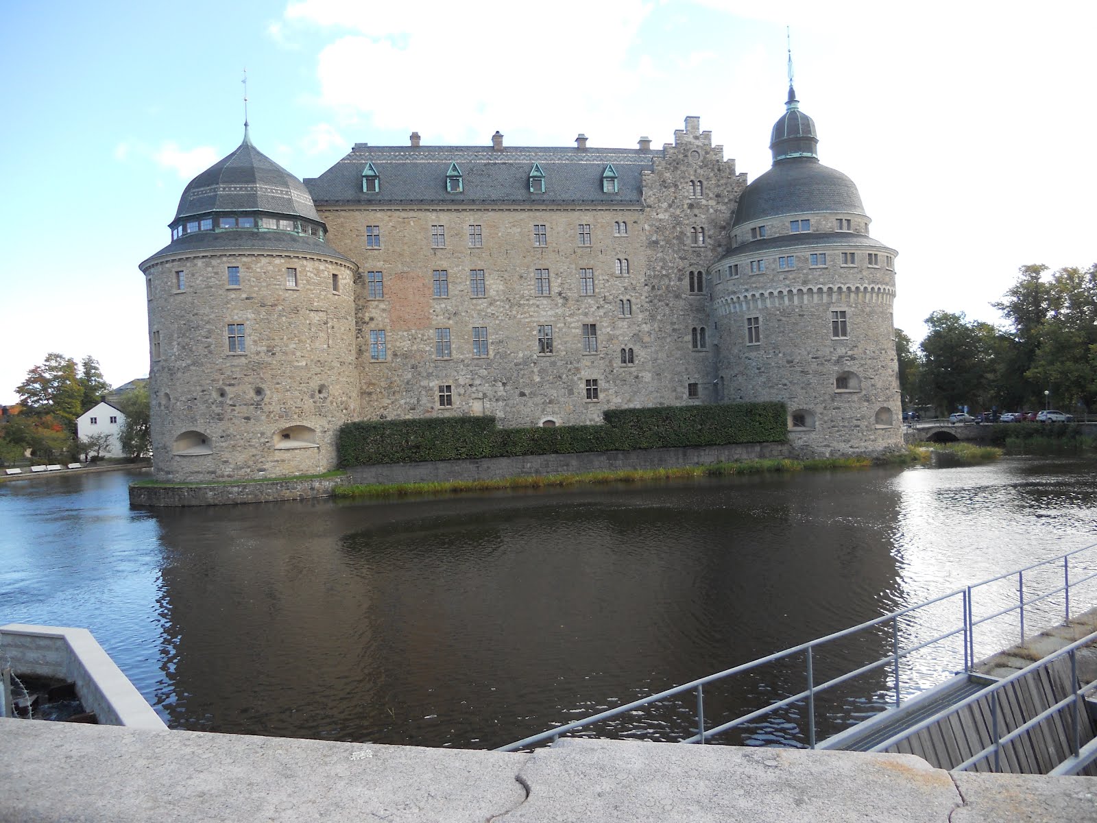 The Lindahl News: Två Svenska Slottar (Two Swedish Castles)