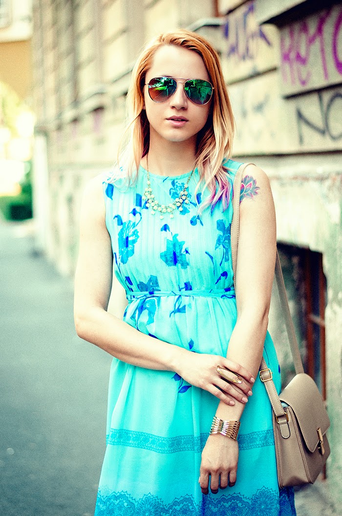 turquoise vintage floral dress H&M mirros sunglasses