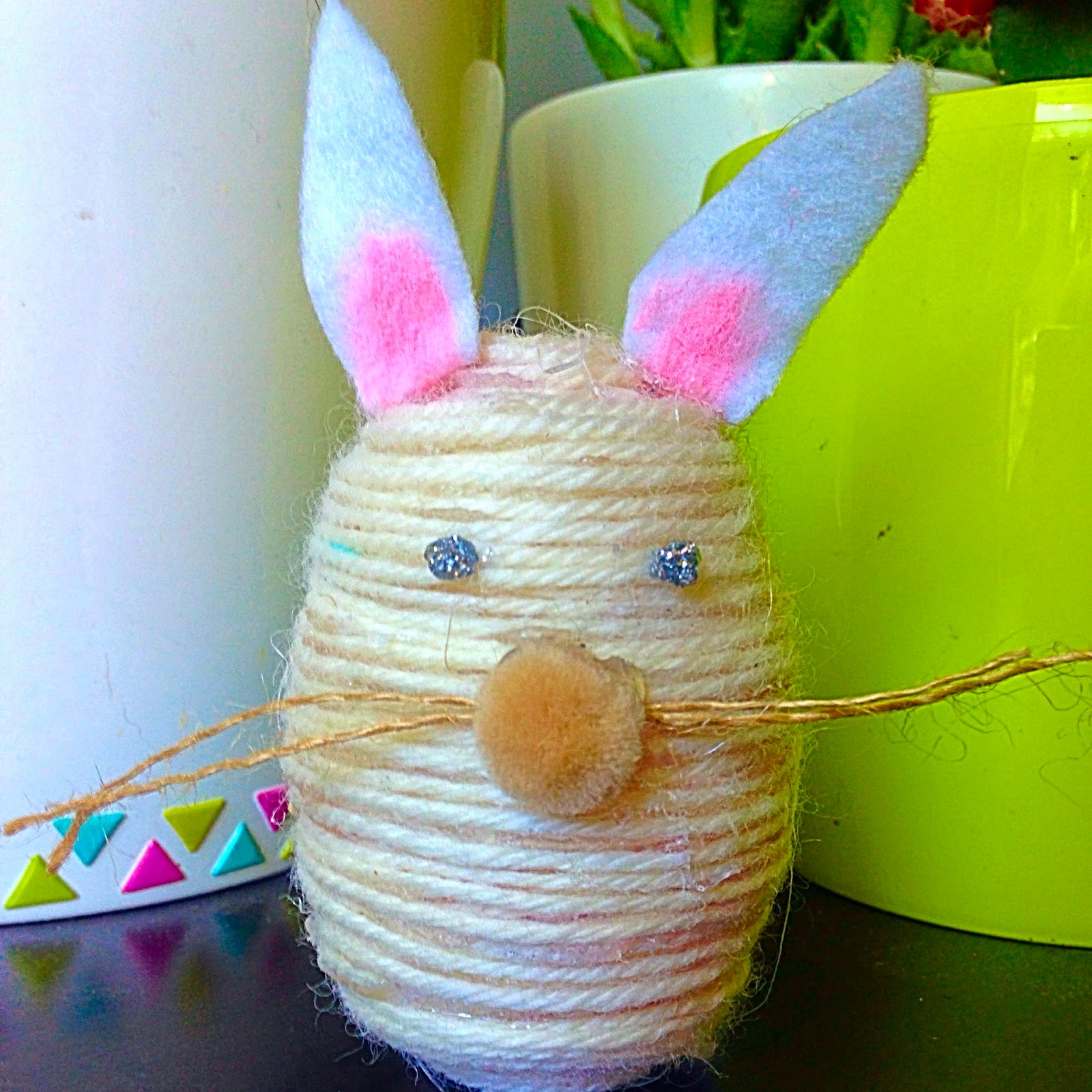 CraftyPJMum EASTER CRAFT DIY YARN BUNNIES
