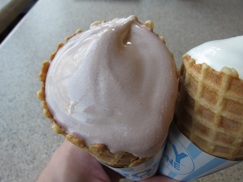 Review Wendy's Frosty Waffle Cones Brand Eating