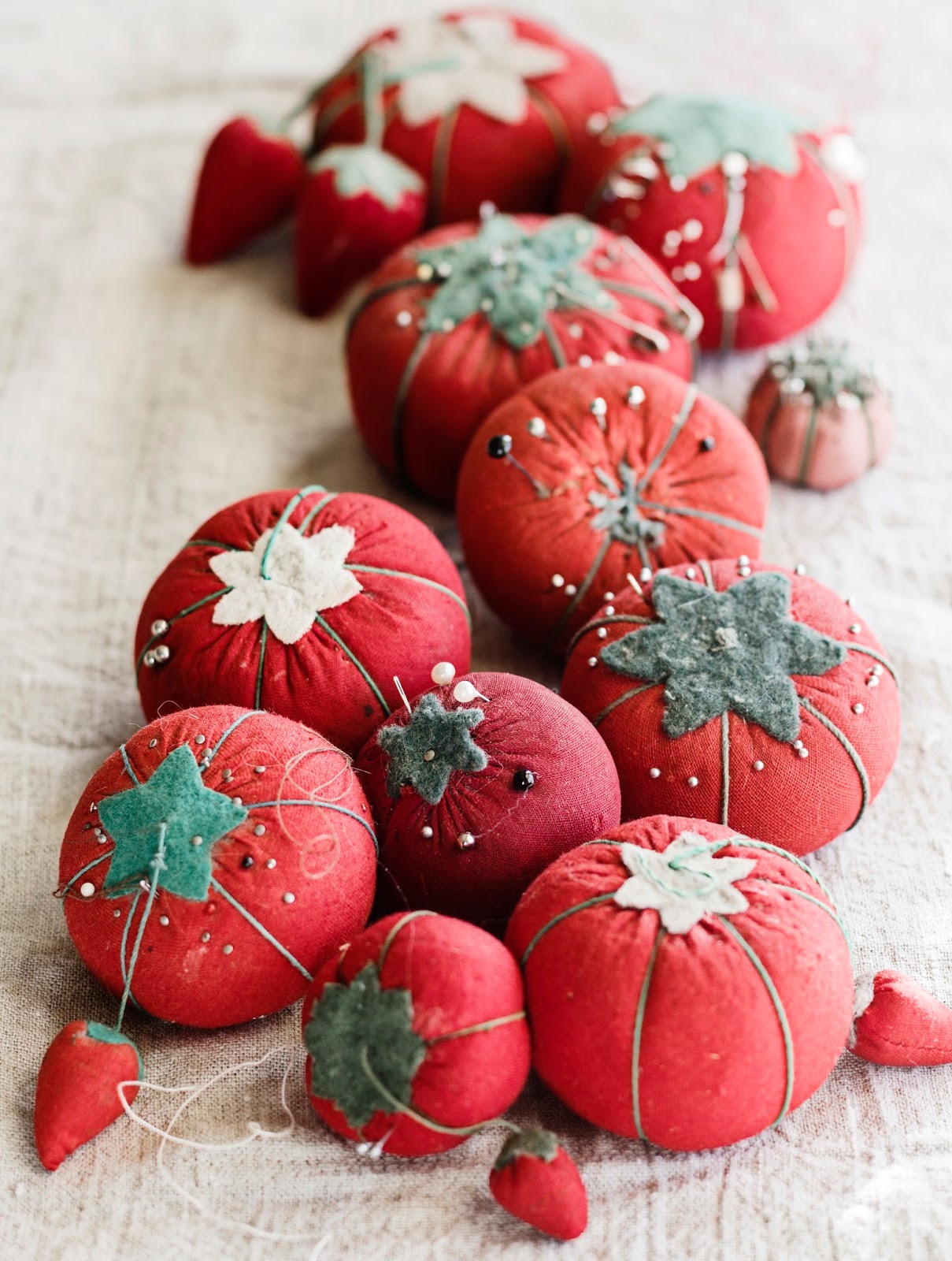 Pic Me Up Tomato Pincushions
