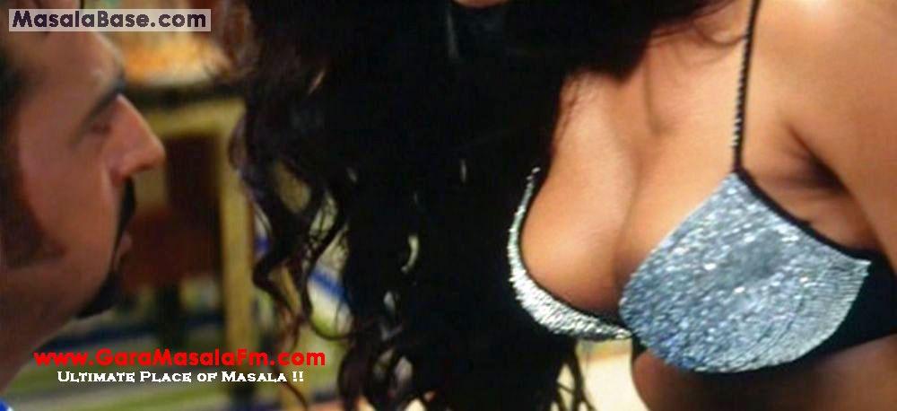 Katrina kaif showing his boobs
