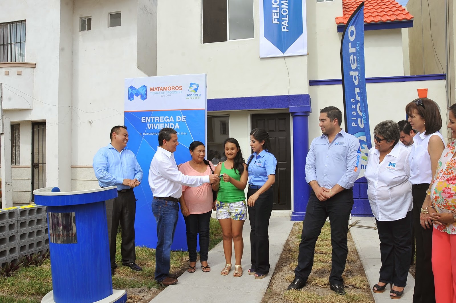 Recibe Paloma un nuevo hogar de manos de la Alcaldesa Lety Salazar PERIÓDICO FRONTERA DE