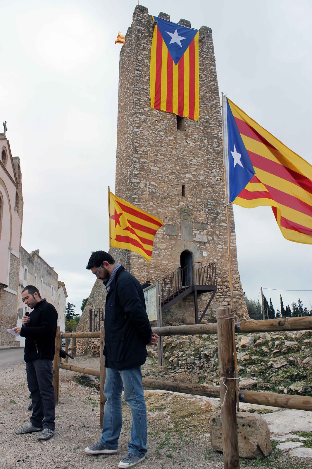 Los lazis y su demencia - Página 19 Estelada+ermita+2+face