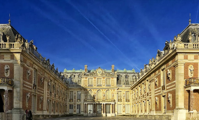 PALACE OF VERSAILLES