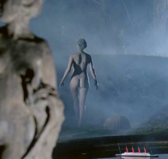 Elle+Macpherson+ +Sirens 4