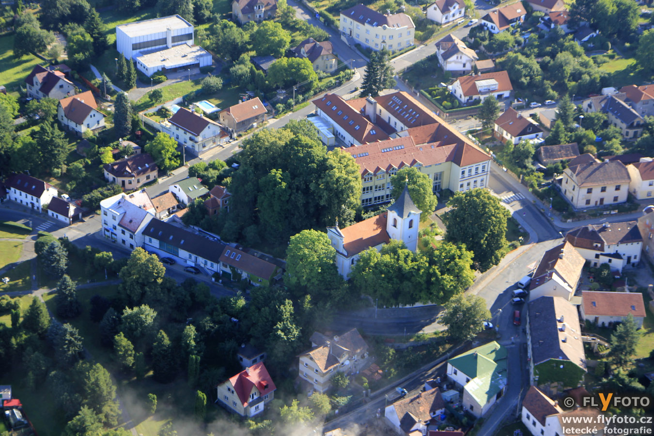 FLyFOTO letecká fotografie a video Velké Popovice
