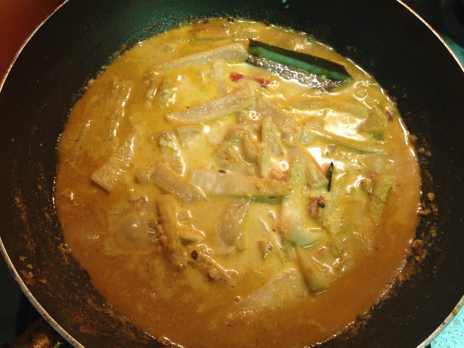 Foodtimes. Experiments. And More. Sri Lankan Radish (Rabu) Curry