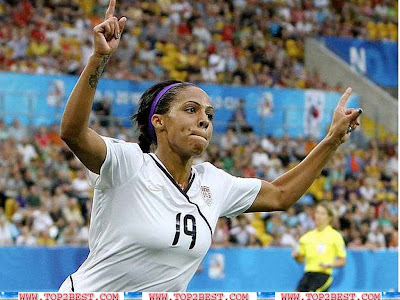 Sydney Leroux Wallpapers-Club-Country