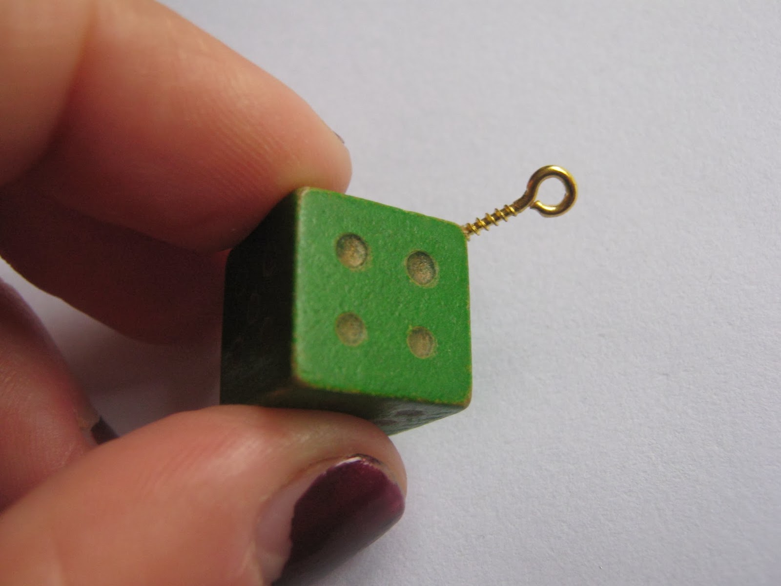 How to Vintage Dice Necklace Awake + Make A Blog for Creative Living